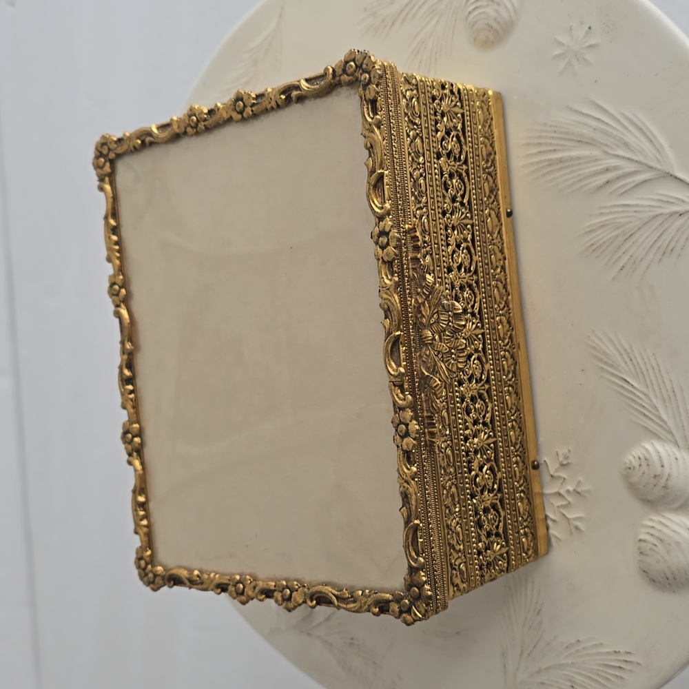 Vintage Art Deco Brass Filigree Ormulo Jewelry Vanity Box Floral Design